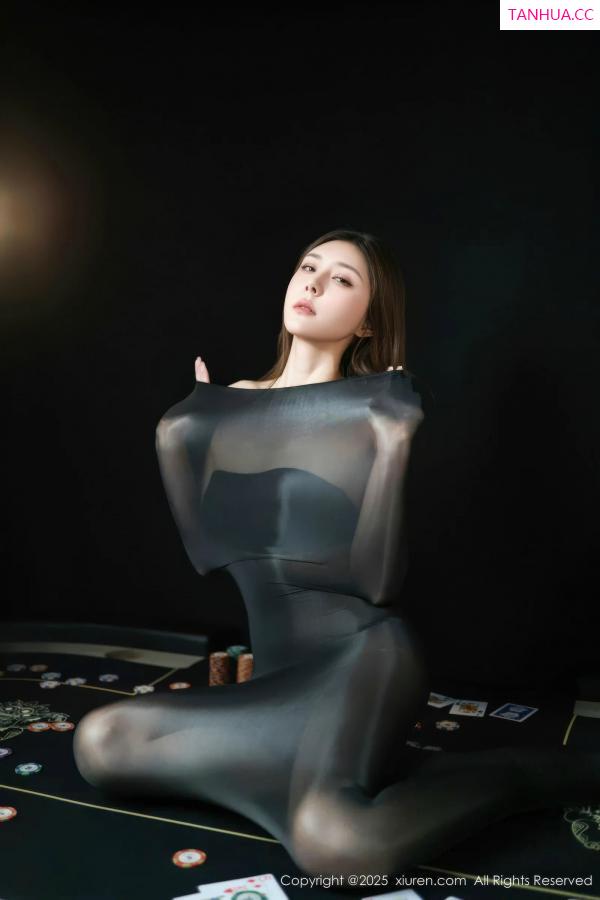   [XiuRen]高清写真图 2025.09.01 No.10713 悦兮 连体黑丝袜第4张图片